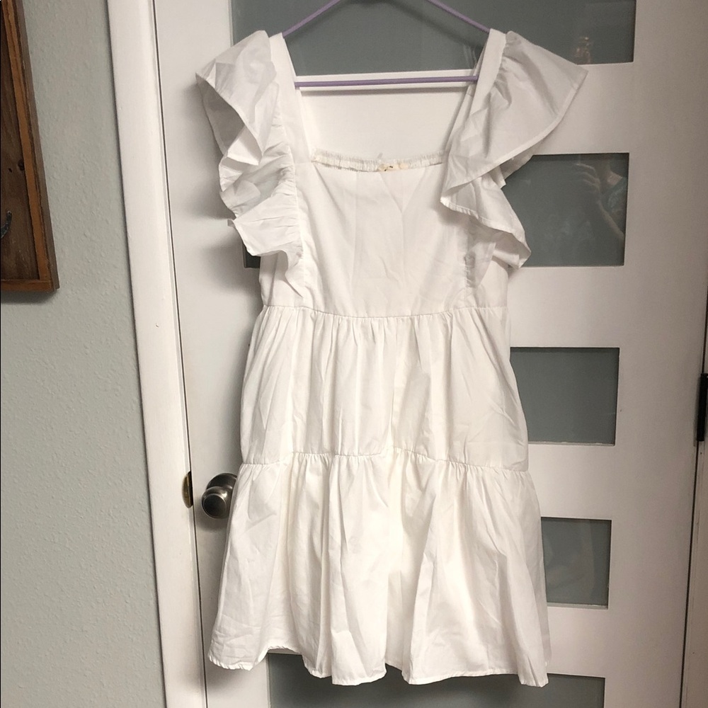 entro White Ruffle Sleeve Mini Dress